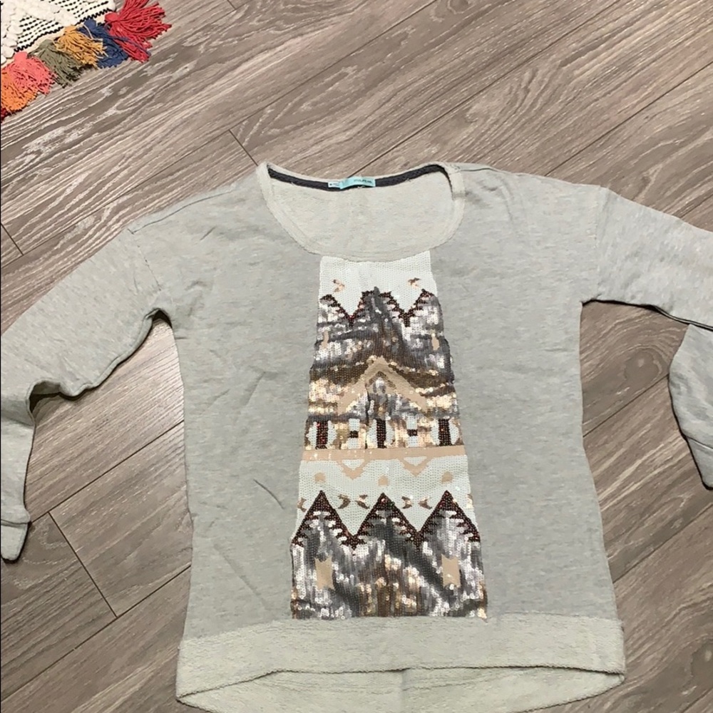 Sweatshirt